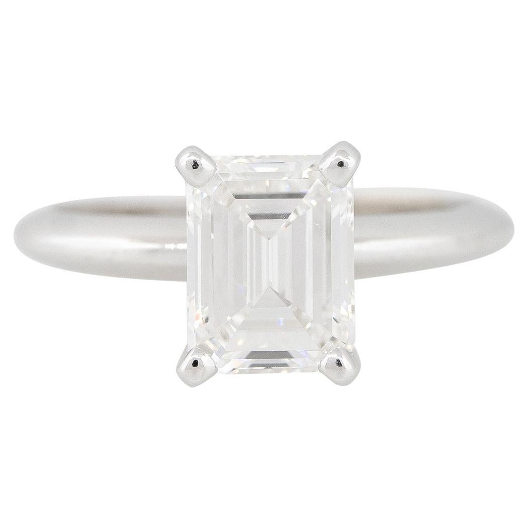 Anello di fidanzamento solitario con diamante taglio smeraldo certificato GIA da 2,40 carati 18 carati