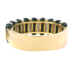 Bracciale a cuffia in oro giallo 18 carati con onice e diamante naturale da 4,05 carati