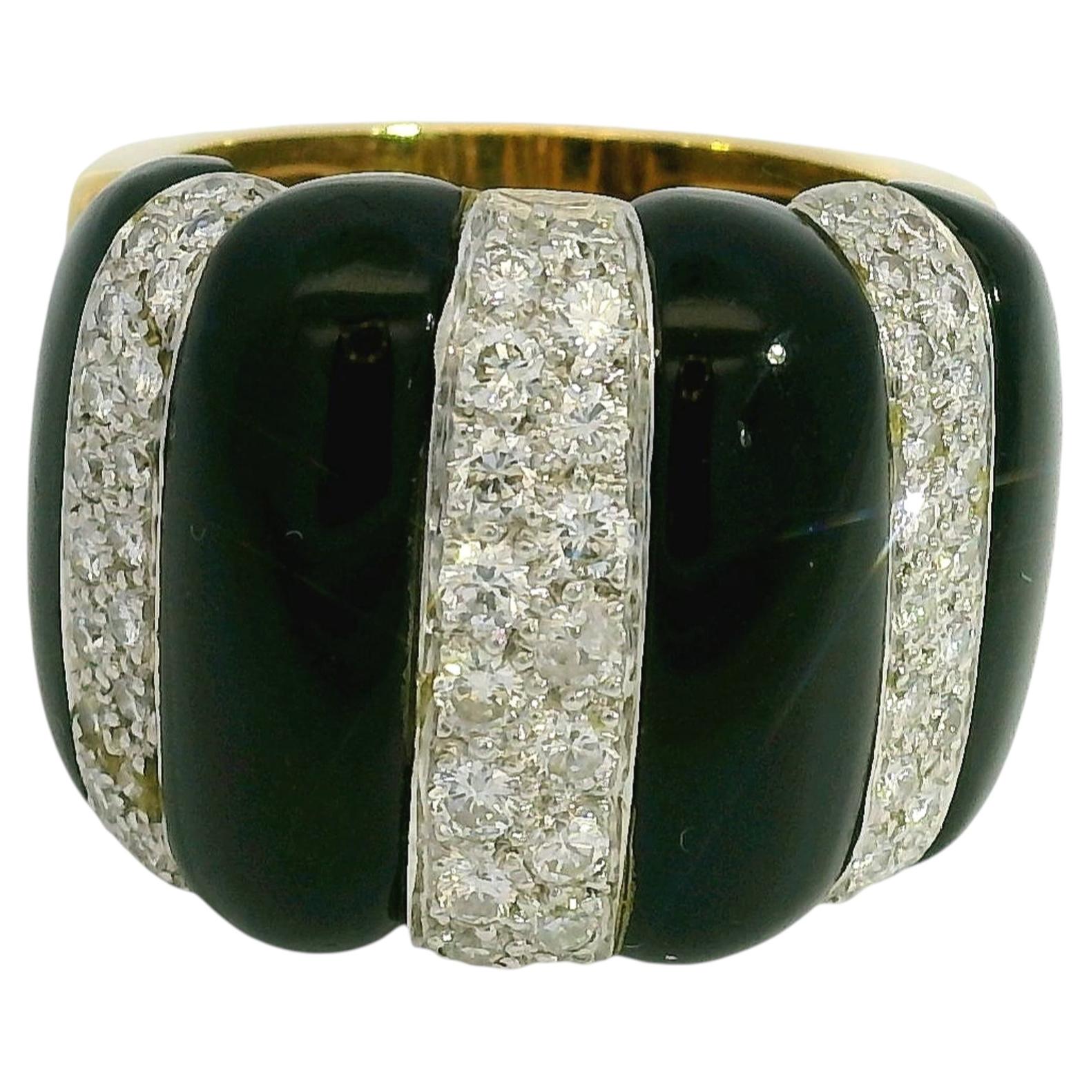 18k Yellow Gold Onyx & Natural Round Brilliant Diamond Station Cocktail Ring For Sale