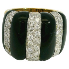 18k Yellow Gold Onyx & Natural Round Brilliant Diamond Station Cocktail Ring