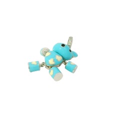 Pendentif « ours en peluche » en or blanc 18 carats d'Aaron Basha, avec émail bleu clair et diamant