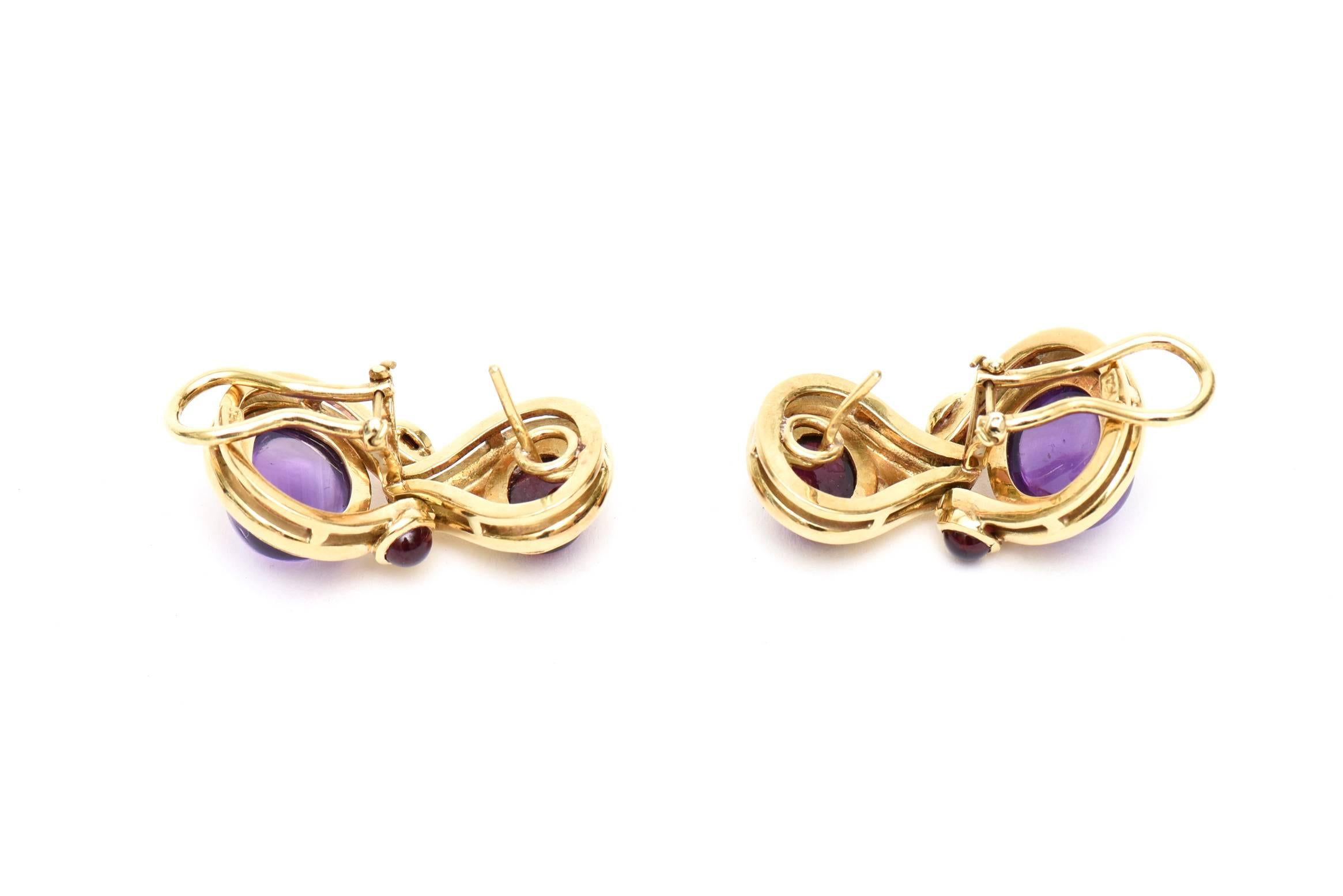 Women's Pair of Cabochon Amethyst &18K Yellow Gold Pierced Lever Back Earrings