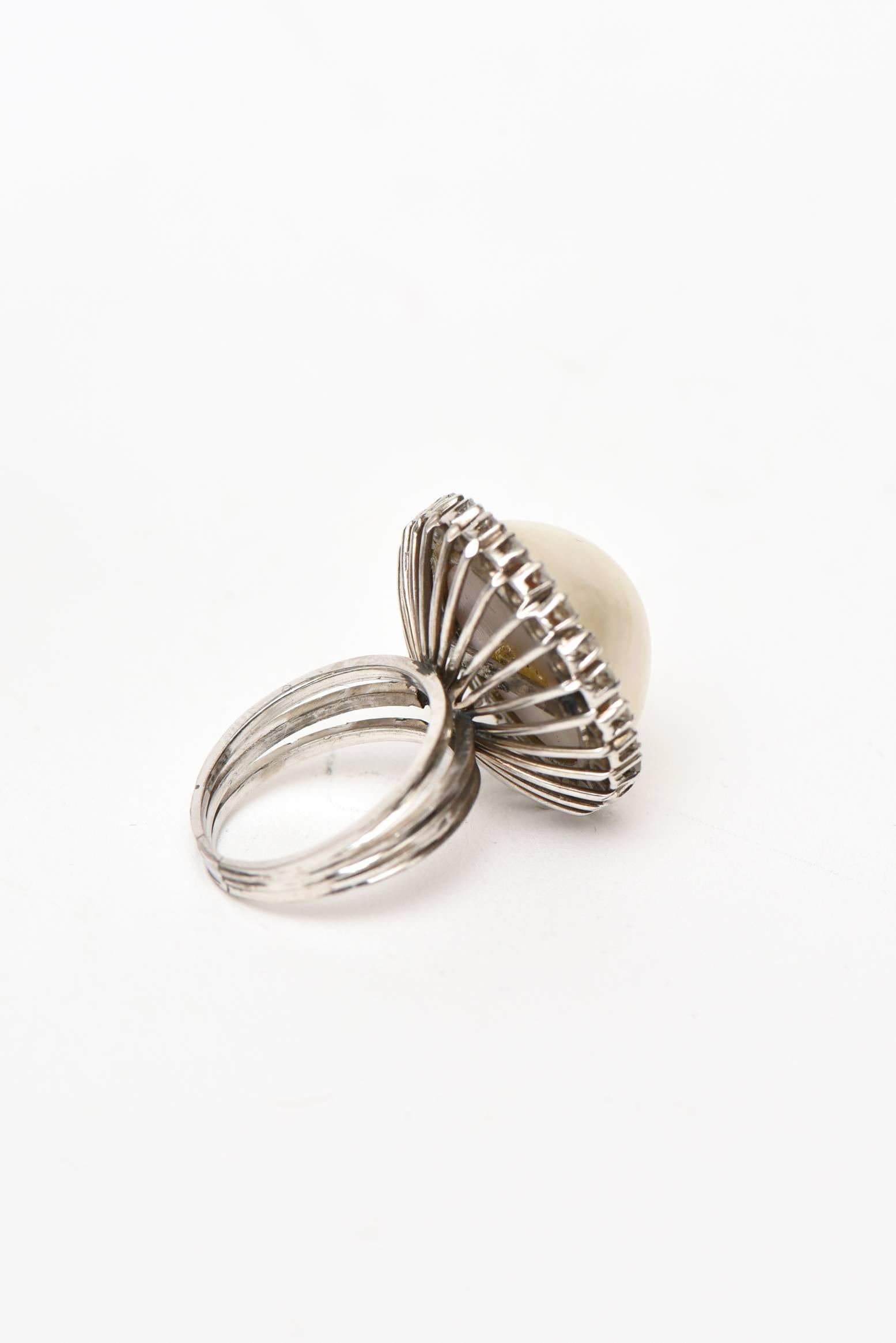Modern Vintage Mabe Pearl, 14 Karat White Gold and Diamond Dome Cocktail Ring For Sale