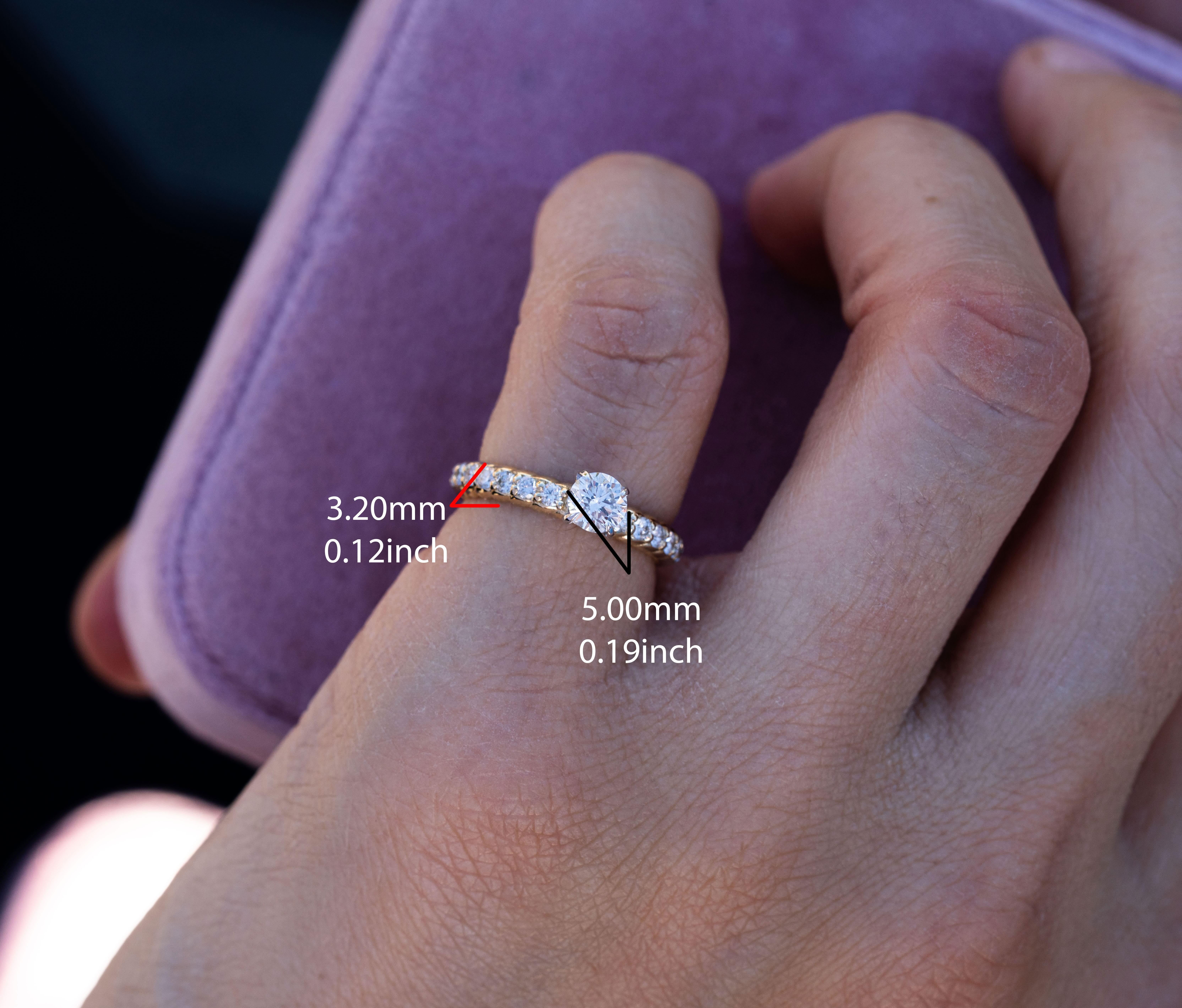 En vente :  Bague de fiançailles solitaire à diamant 0,70ct 6