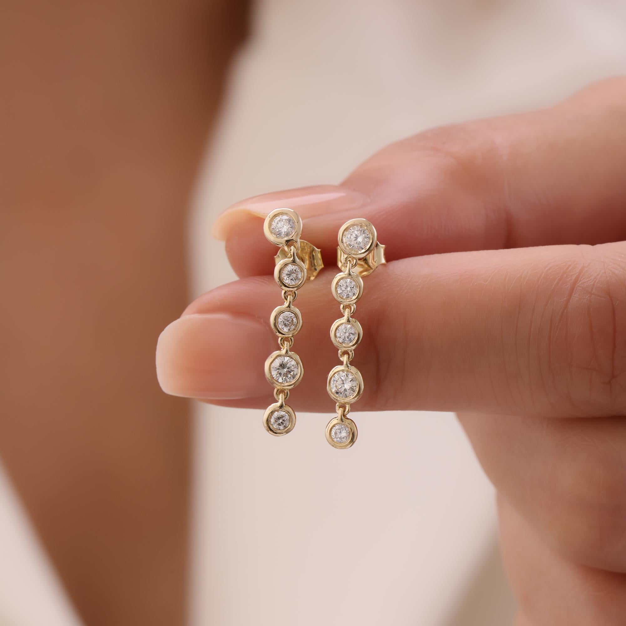 Orecchini di diamanti con castone in vendita 1