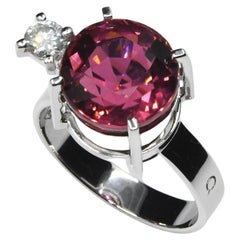 Anello Singularity Rose, tormalina rubellite 6,72 carati, diamante 0,24 carati su oro 18 carati