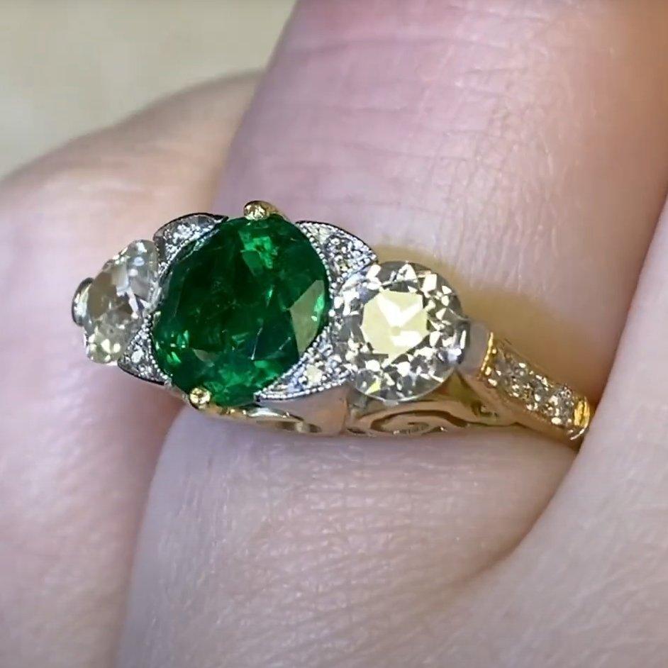 Verlobungsring mit Smaragd im Rundschliff ( ca. 1,60 Karat), 18 Karat Gelbgold 1