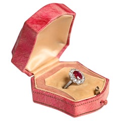 Bague de fiançailles en rubis ovale naturel (environ 1,00 carats) Bague de fiançailles en forme de halo en rubis ovale