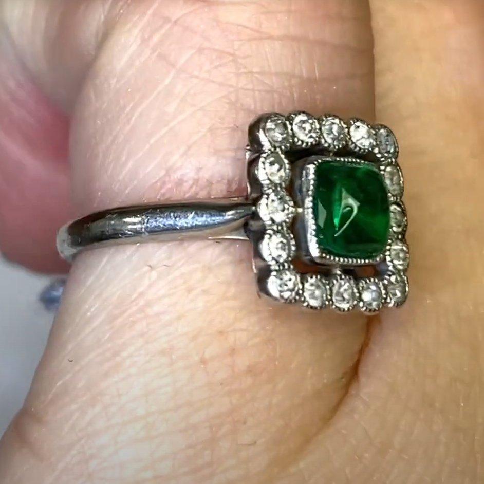 Anillos antiguos de esmeralda y platino, (aprox. 0,70 quilates) Platino Cabujón de pan de azúcar en venta
