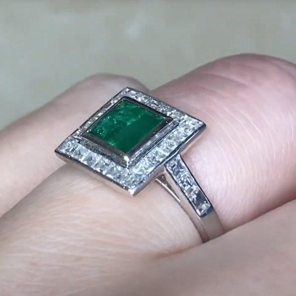 De las mujeres Esmeralda con Halo de Diamantes, (Aprox 1 Quilate) Esmeralda con Halo de Diamantes, Platino en venta