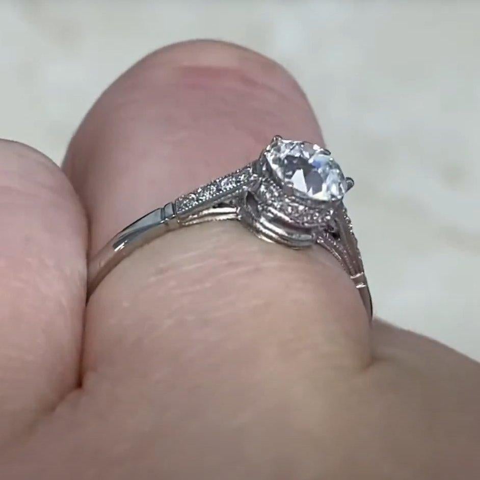 Taille vieille Europe Bague de fiançailles en platine avec diamant taille européenne ancienne (environ 0,50 carat) en vente