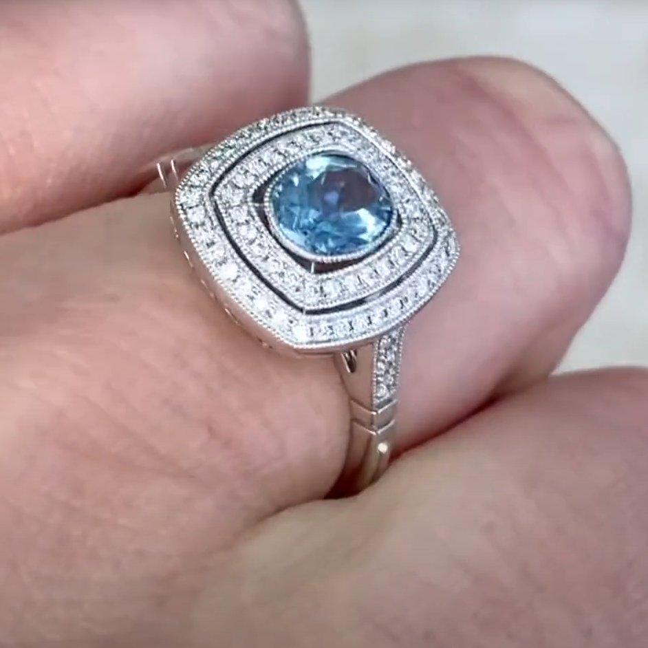 Donna Anello con diamante a doppio alone in platino, (circa 0,50 carati) acquamarina taglio ovale in vendita