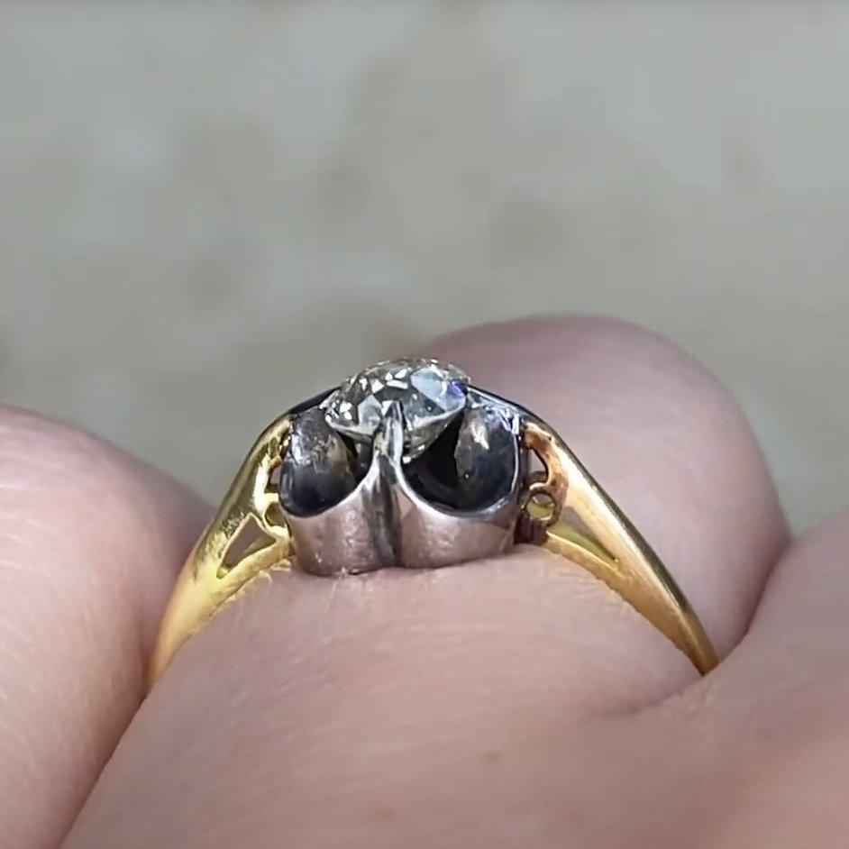 Anello di fidanzamento antico con taglio a cuscino (circa 0,40 carati, oro giallo 18k) In condizioni ottime in vendita a New York, NY
