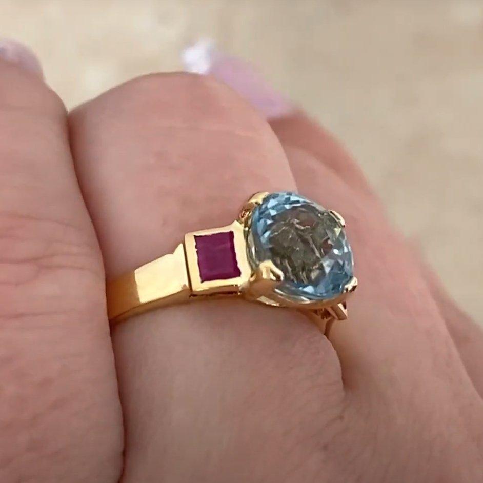 Taglio rotondo Anello di fidanzamento con acquamarina taglio rotondo (circa 1,80 carati), oro giallo 18 carati in vendita