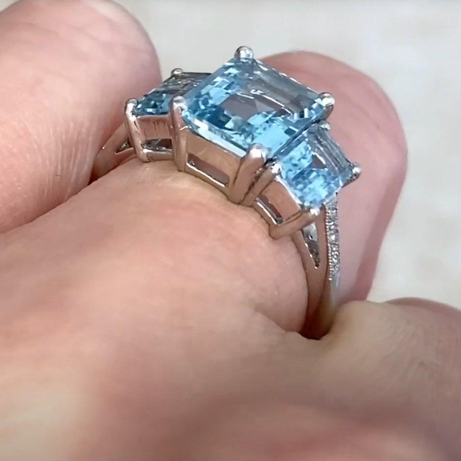 Anello di fidanzamento con acquamarina taglio Step (circa 1,80 carati), platino In condizioni ottime in vendita a New York, NY