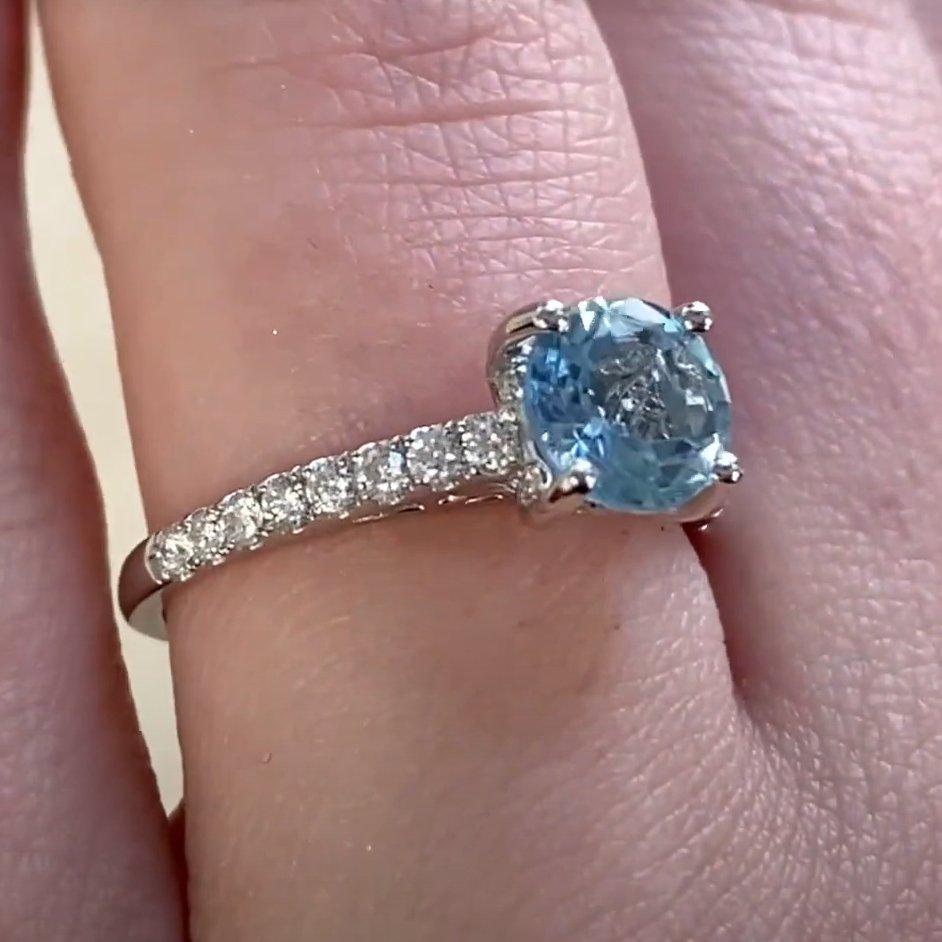 Anillo de compromiso de aguamarina de corte redondo (aprox. 0,9 quilates), oro blanco de 18k Art Decó en venta