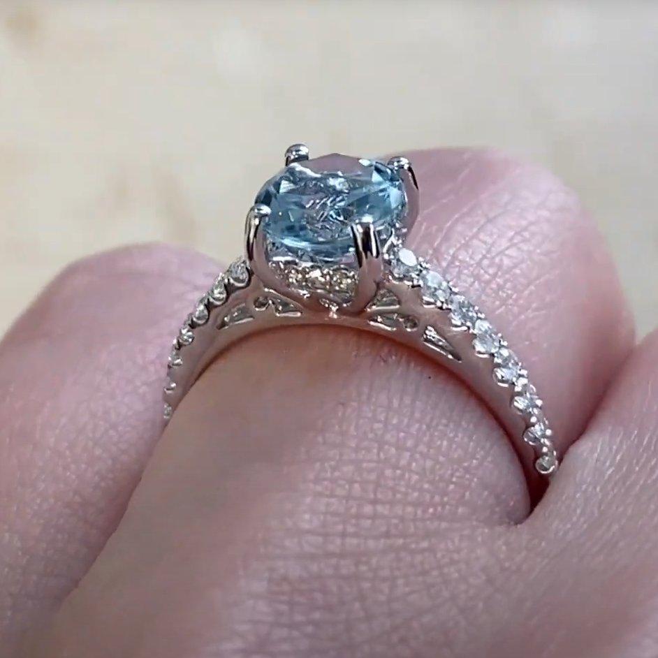Anillo de compromiso de aguamarina de corte redondo (aprox. 0,9 quilates), oro blanco de 18k Corte redondo en venta