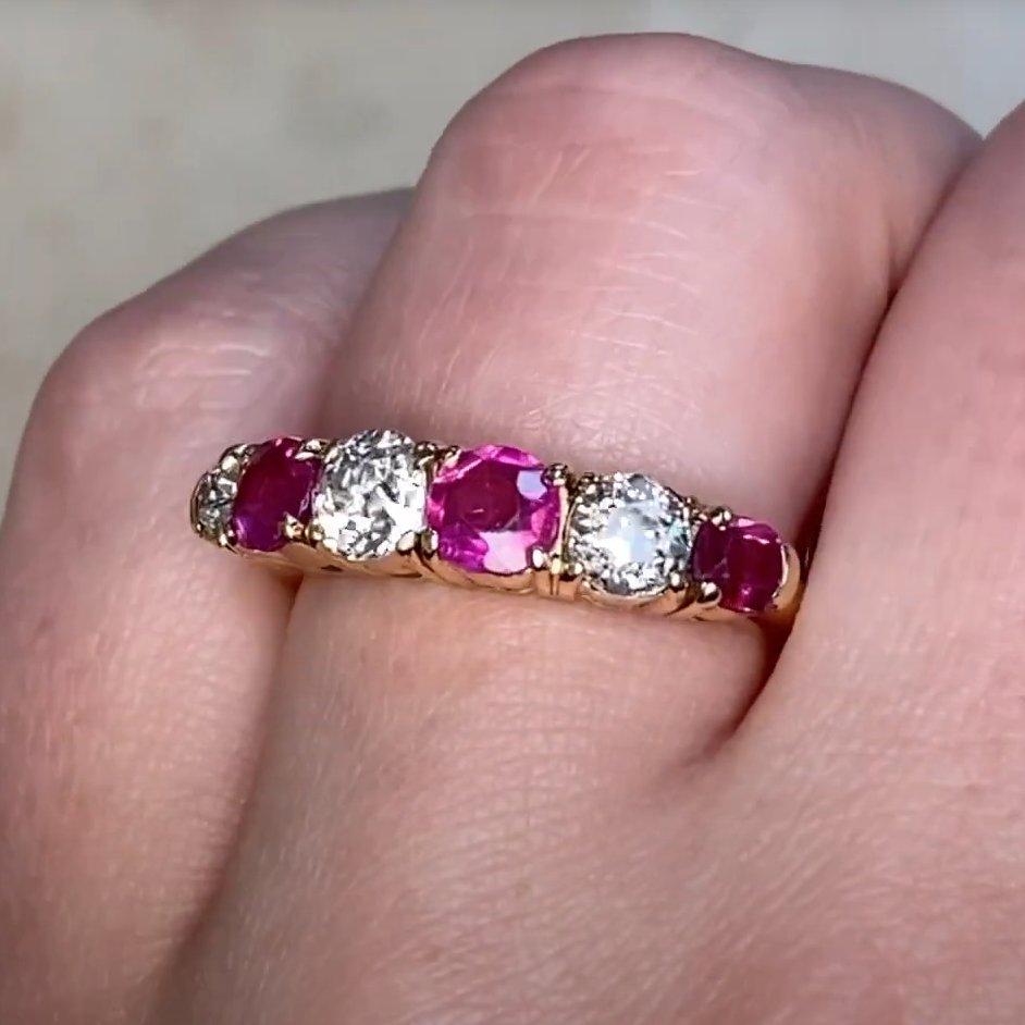 Bague de fiançailles ancienne en or jaune avec diamants et rubis (environ 1,1 carat) Pour femmes en vente