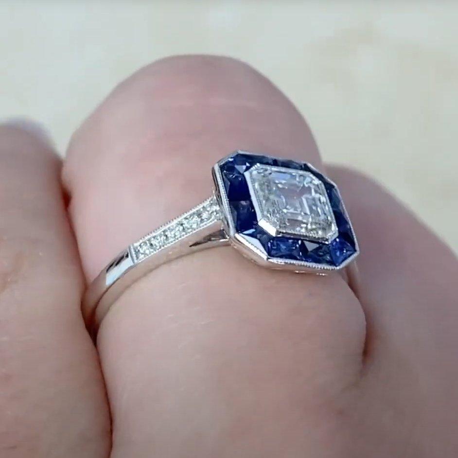 Taglio Asscher Anello con diamante aureolato taglio Asscher (GIA circa 1,00 carati), platino in vendita