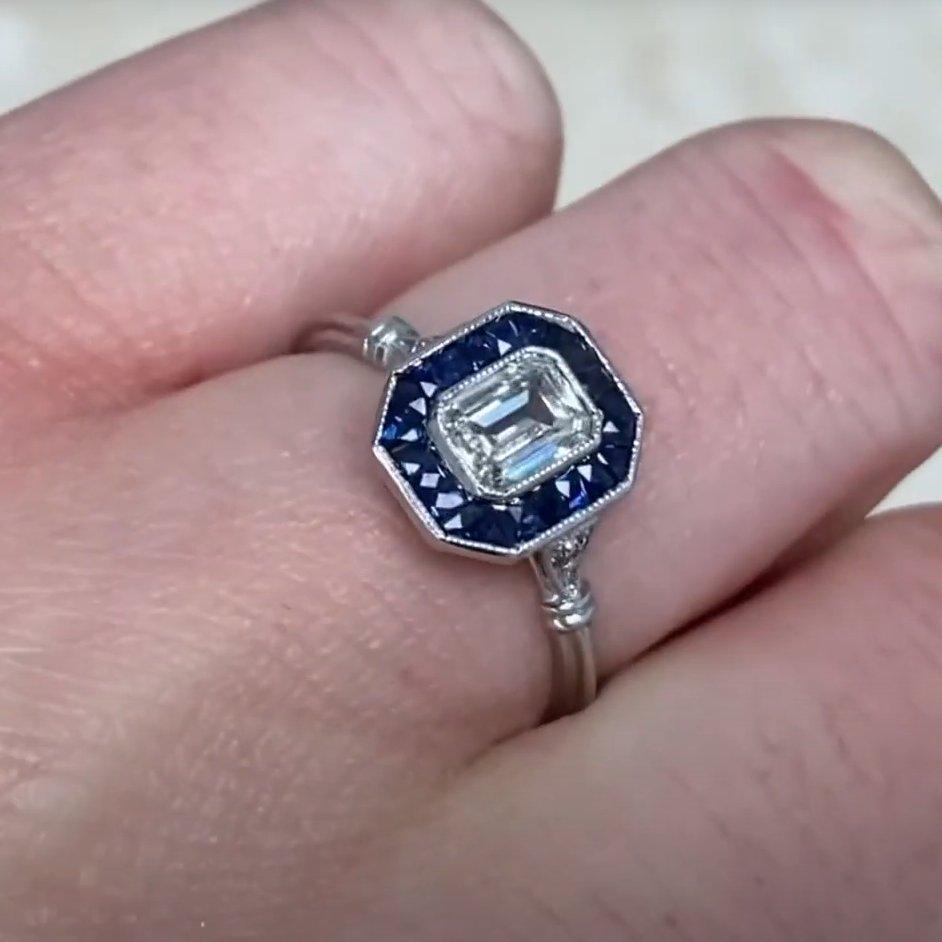 Bague de fiançailles saphir halo, platine, diamant taille émeraude (environ 0,50 carats) Pour femmes en vente