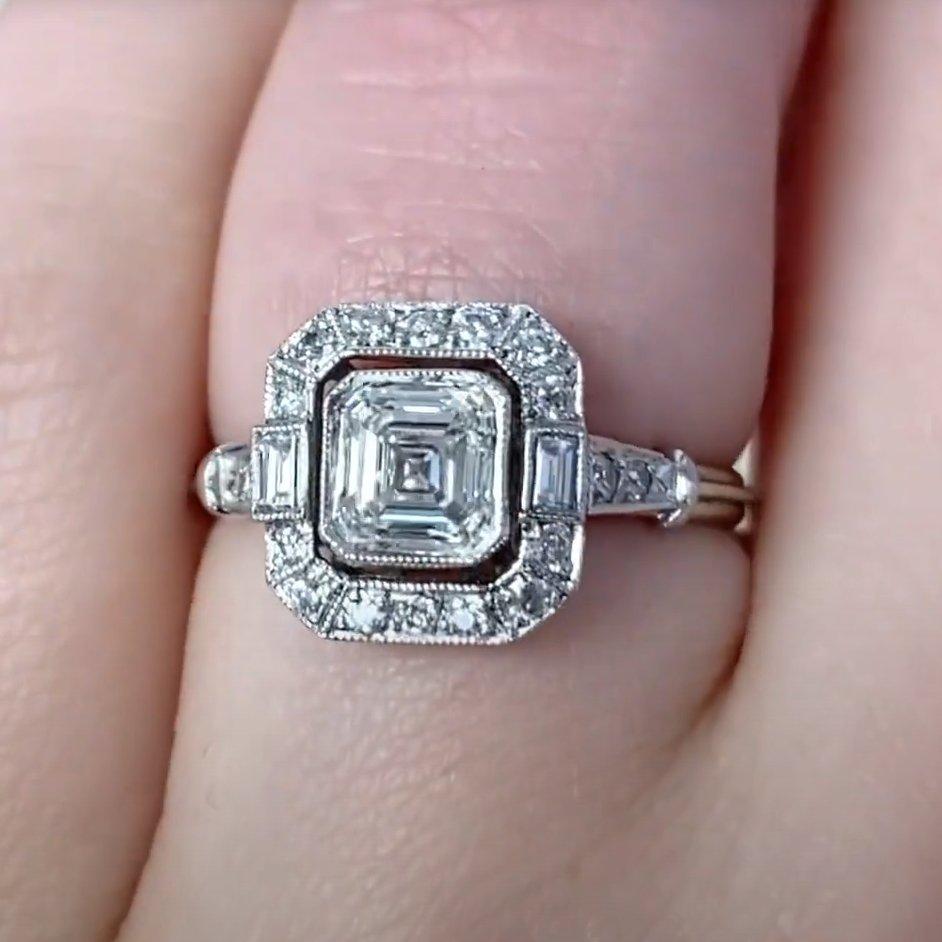 Bague de halo en diamant asscher (GIA approx. 0,80 carats), couleur H, platine Pour femmes en vente