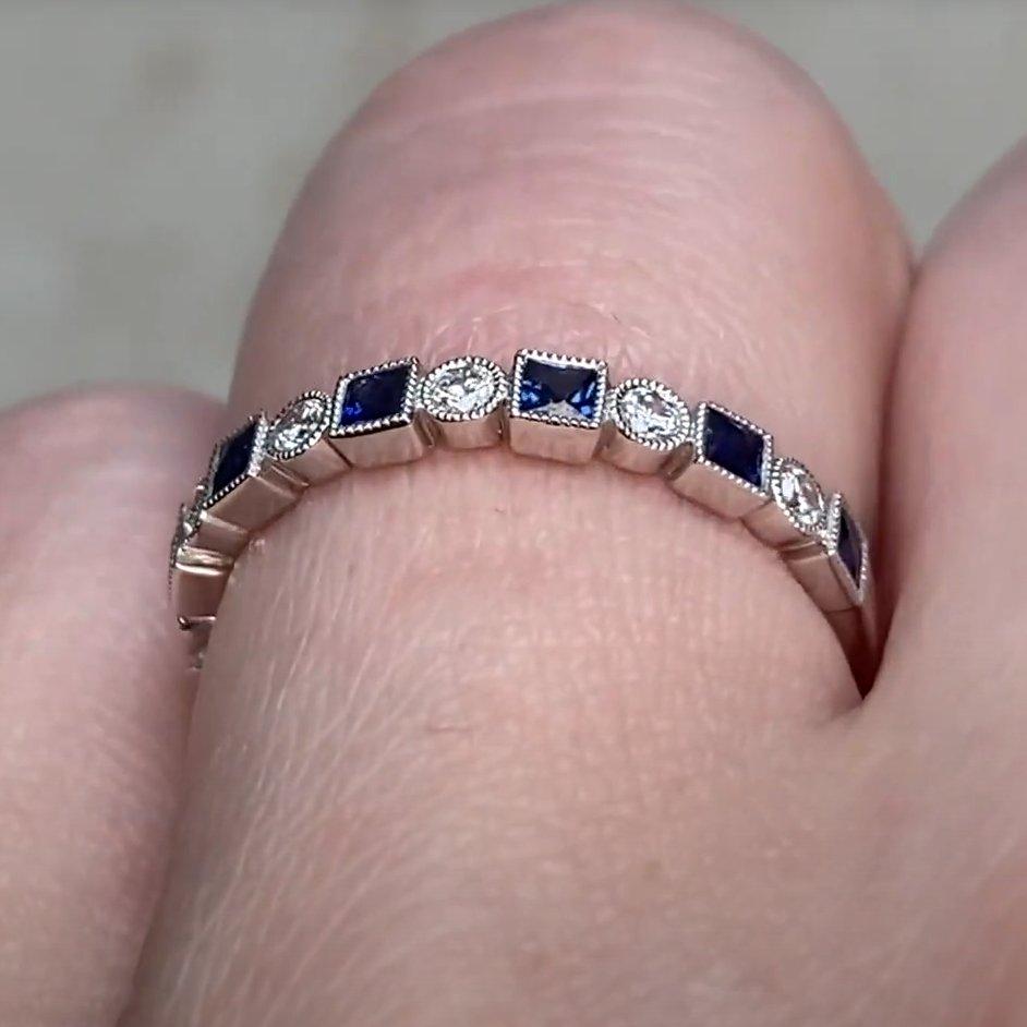 Bague en diamants (environ 0,10 carat) et saphirs naturels (environ 0,20 carat) Excellent état - En vente à New York, NY