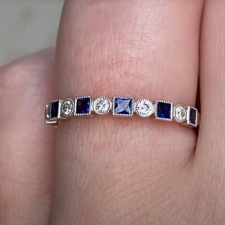 Bague en diamants (environ 0,10 carat) et saphirs naturels (environ 0,20 carat) Pour femmes en vente