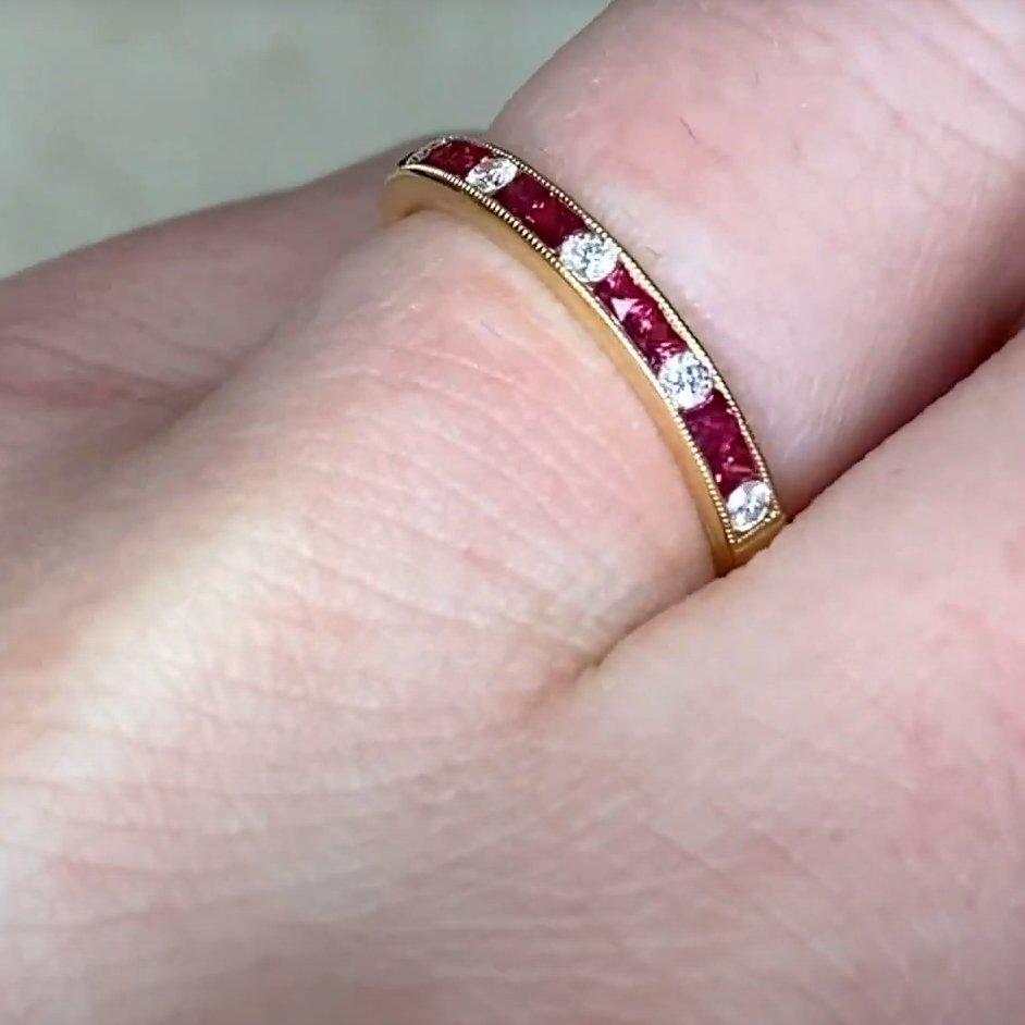 Donna Fascia con diamanti (circa 0,10 carati) e rubini (circa 0,30 carati), oro giallo 18 carati in vendita