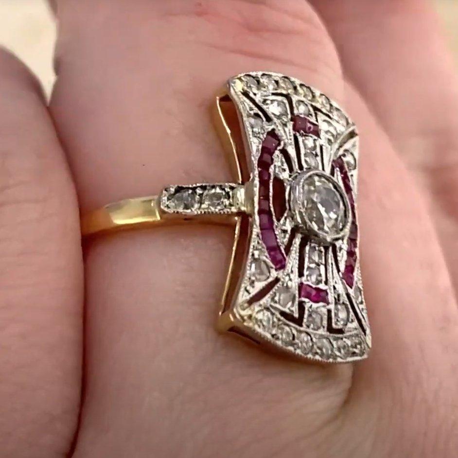 Taille vieille Europe Bague ancienne en or jaune 18 carats et diamants d'environ 0,20 carat, datant d'environ 1900 en vente