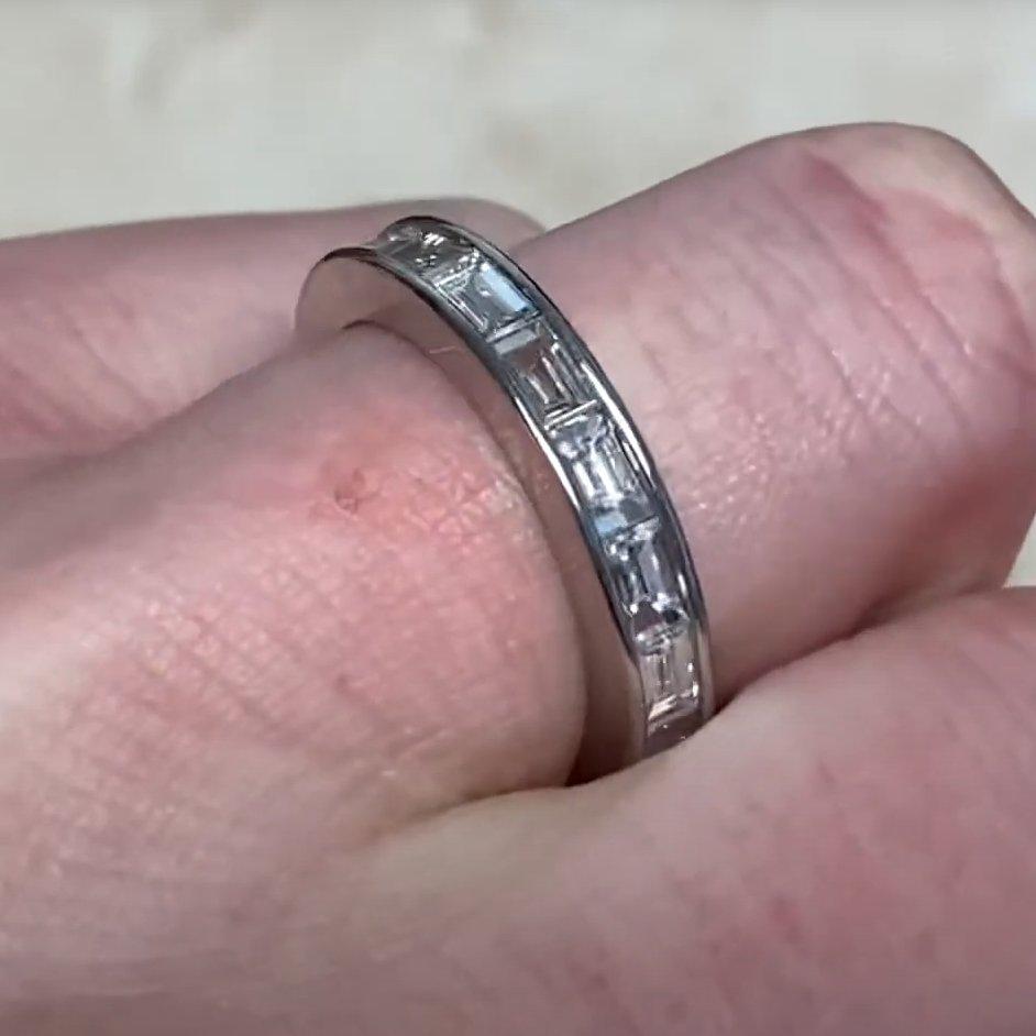 Fede nuziale con diamante taglio baguette (circa 2,40 carati), colore G-H, platino In condizioni ottime in vendita a New York, NY
