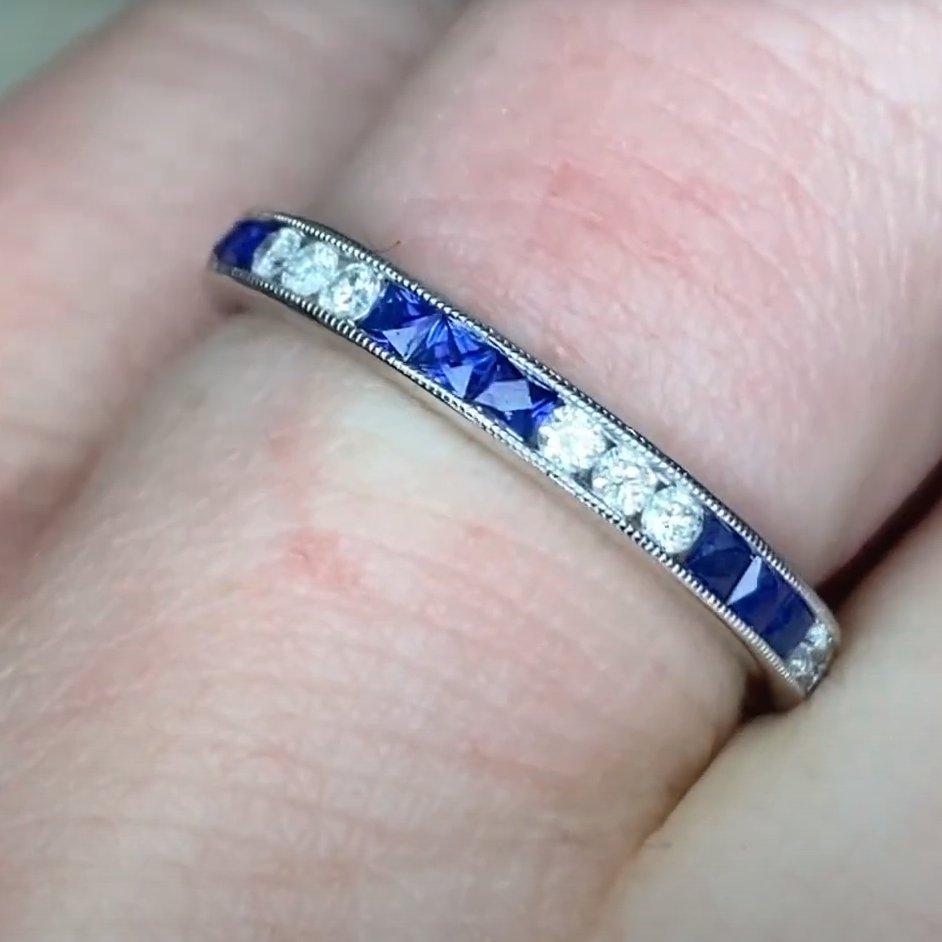 Bague en platine avec diamants d'environ 0,4 carat et saphirs naturels d'environ 0,70 carat Pour femmes en vente