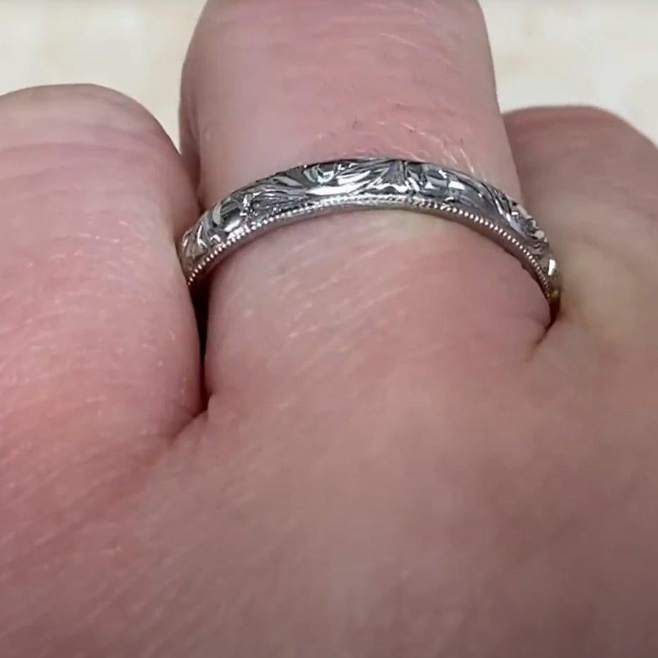 Anneau de mariage en platine à motif de volutes Excellent état - En vente à New York, NY