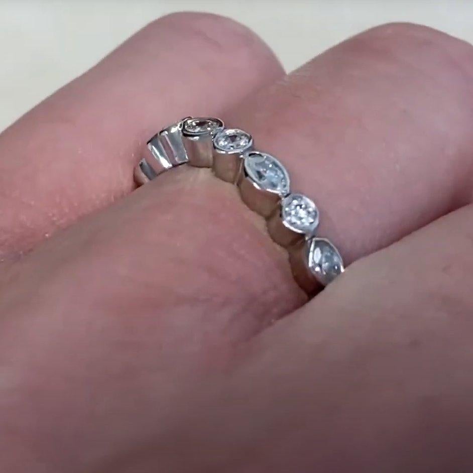 Bracelet d'éternité en diamant taillé en marquise et en diamant rond taillé en brillant (environ 0,70 carats) Excellent état - En vente à New York, NY