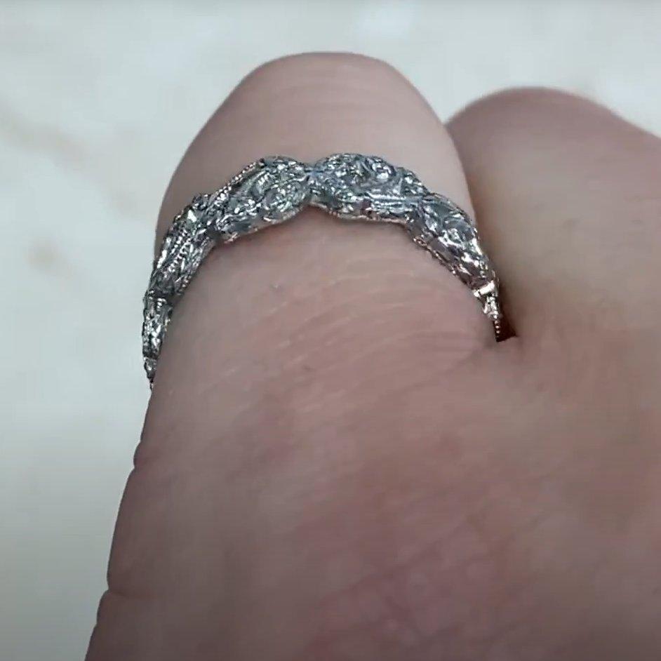 Taille ronde Bague à motif floral en platine avec diamants taille ronde (environ 0,20 carat) en vente