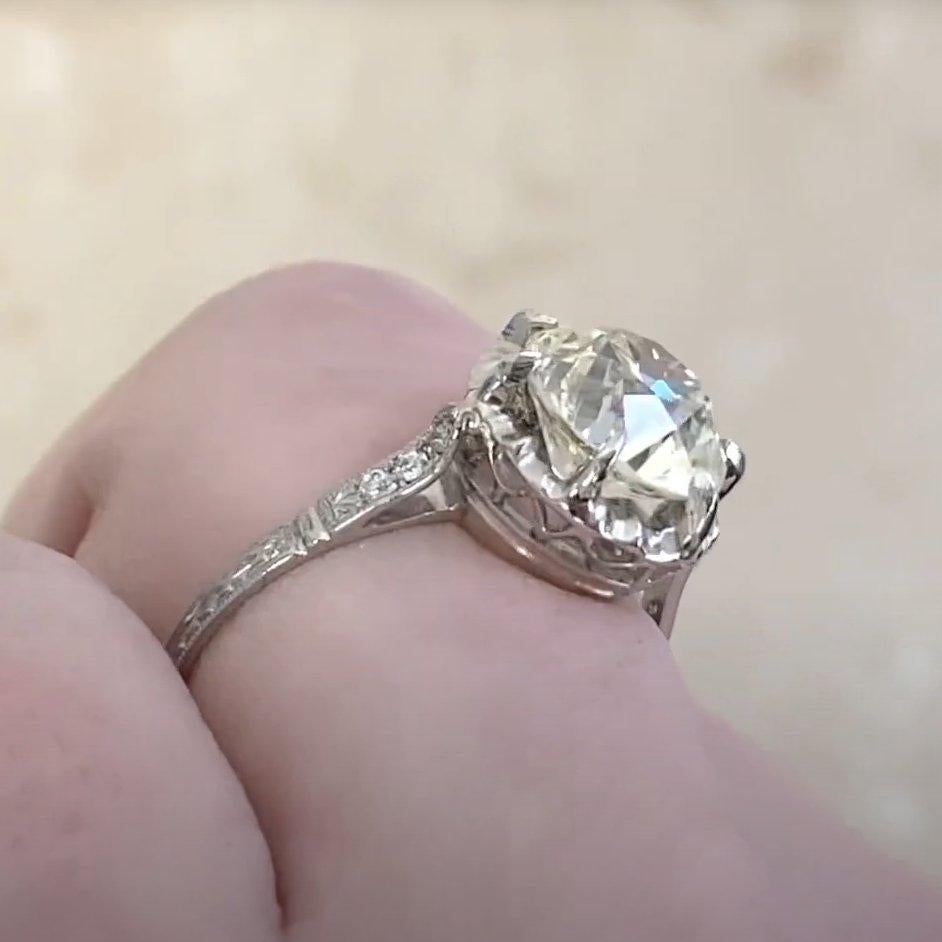 Taille vieille Europe Bague de fiançailles ancienne en platine avec diamant taille européenne ancienne (environ 2.80 carat) en vente