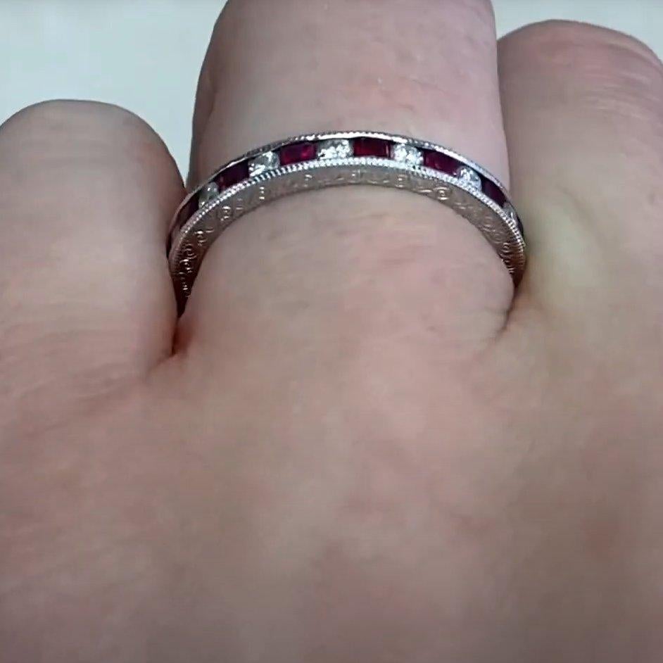 Taille ronde Bague en platine avec diamants (environ 0,50 carat) et rubis naturel (environ 1,00 carat) en vente