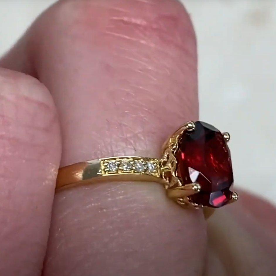 Bague de fiançailles en or jaune 14 carats avec grenat naturel de taille ovale (environ 1,60 carat) Pour femmes en vente