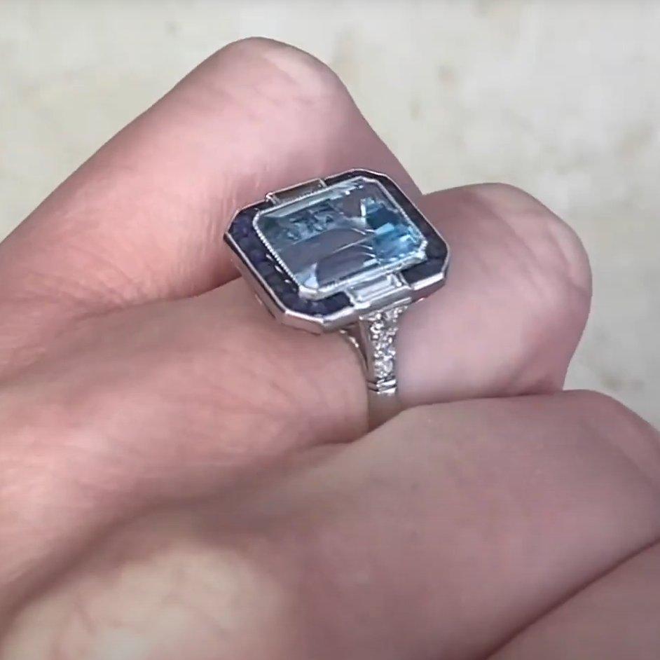 Donna Anello con diamante a doppio alone in platino (circa 3,4 carati) Acquamarina taglio smeraldo in vendita