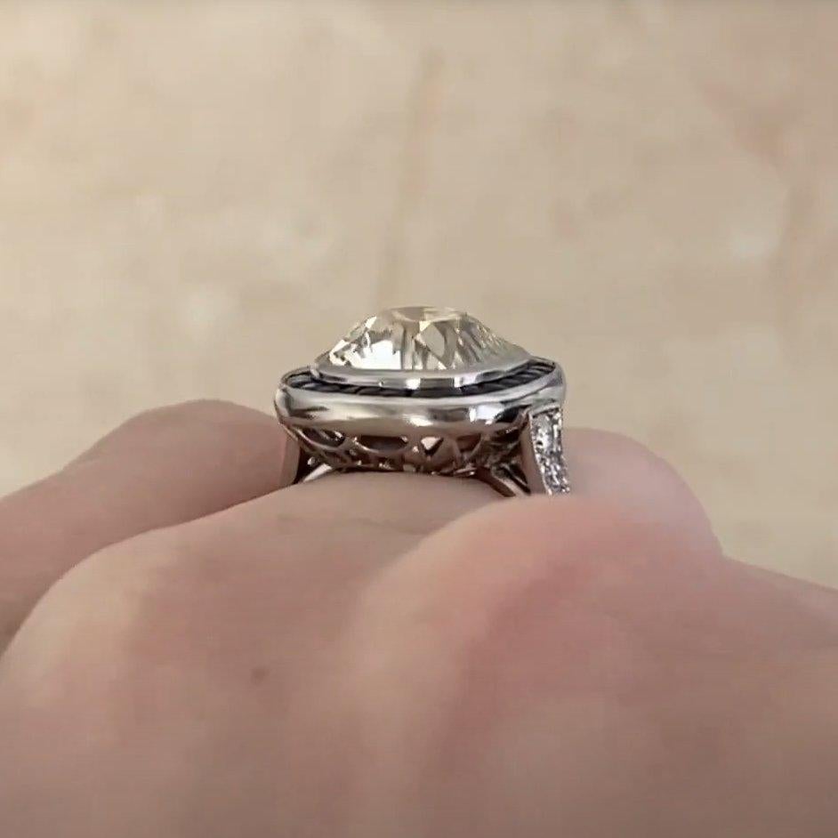 Bague de fiançailles ancienne sertie d'un halo de diamants taille coussin (environ 4,00 carats) Excellent état - En vente à New York, NY