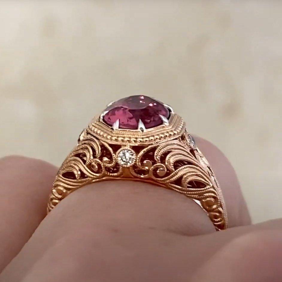 Bague en platine et or rose 18 carats avec tourmaline rose de taille ovale (environ 2,00 carats) Excellent état - En vente à New York, NY