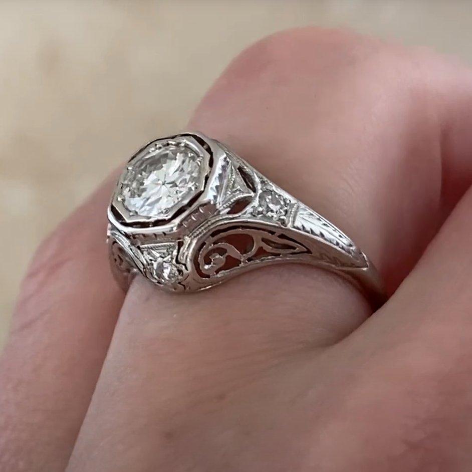 Bague de fiançailles ancienne en platine avec diamant taille européenne ancienne (environ 0.70 carat) Pour femmes en vente