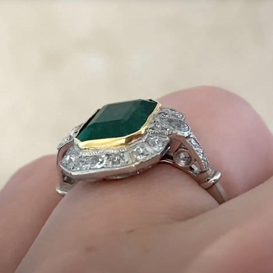 Esmeralda talla esmeralda (aprox. 2,20 quilates) Anillo de compromiso, Platino en Excelente estado para la venta en New York, NY
