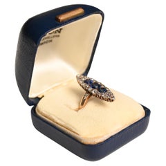 Anillo antiguo victoriano de 1880, zafiro (GIA aprox. 1,20 quilates) con halo de oro