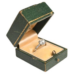 Antiker Verlobungsring, Diamant im alten Euroschliff (GIA ca. 1,5 Karat), Platin
