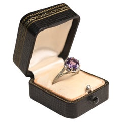 Anello con pietra di nascita ametista taglio rotondo di epoca Art Deco (circa 1,70 carati), platino