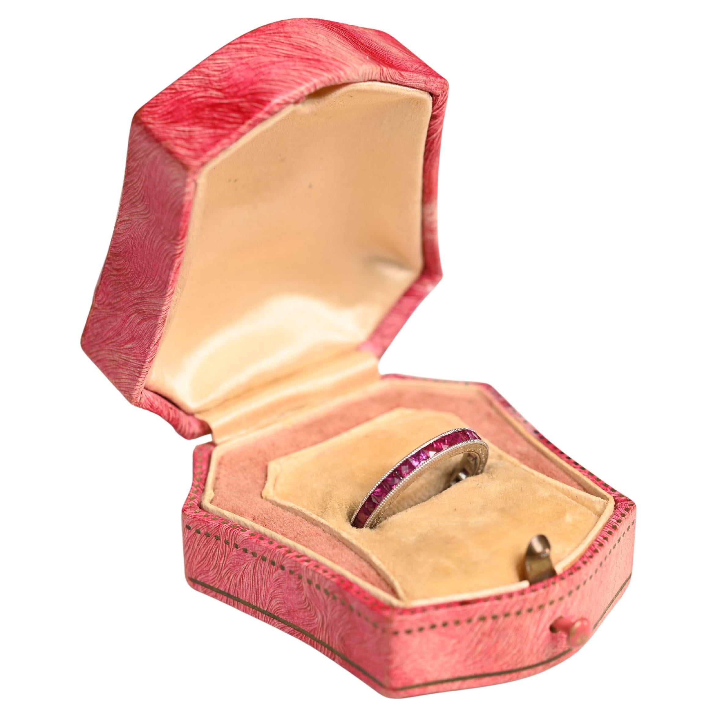 Anillo de rubí birmano talla cuadrada (aprox. 2 quilates), platino