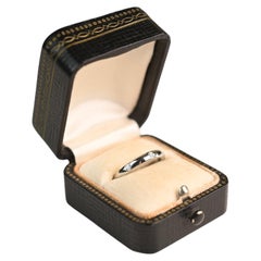 Van Cleef Arpels Diamond Wedding Ring. 3 Round Brilliant Platinum Band Ring