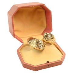 David Webb 18K Yellow Gold Cuff Bracelet. Metalwork Swirl Cuff Bracelet Signed