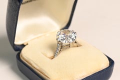 Art Deco GIA 5ct Old European Cut Diamond Ring. Accent Ring Platinum I VVS2