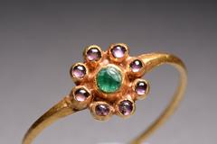 Jacobean Gold, Sapphire and Emerald Cluster Ring - 1620 AD